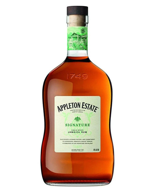 Appleton Estate Signature Blend Rum 70cl - Craft & Spiced Rum Box
