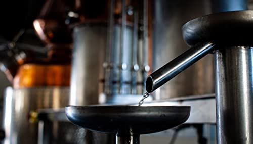 North Point Pilot Rum 70cl (40% ABV Alcohol) | Small Batch Caribbean Rum – Infused with Sugarcane and Molasses | Young Rum Cask Aged - Sustainable Spirits, Hand - Crafted in Scotland - Craft & Spiced Rum Box