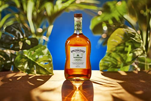 Wray and Nephew Rum 100 cl, 63% ABV - White Overproof Jamaica Rum & Appleton Estate Signature Jamaica Rum, 70cl - Craft & Spiced Rum Box