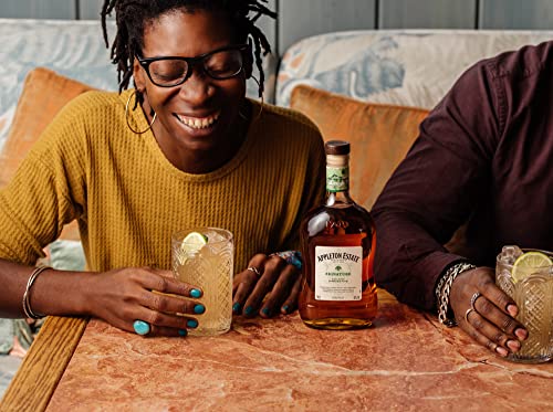 Wray and Nephew Rum 100 cl, 63% ABV - White Overproof Jamaica Rum & Appleton Estate Signature Jamaica Rum, 70cl - Craft & Spiced Rum Box