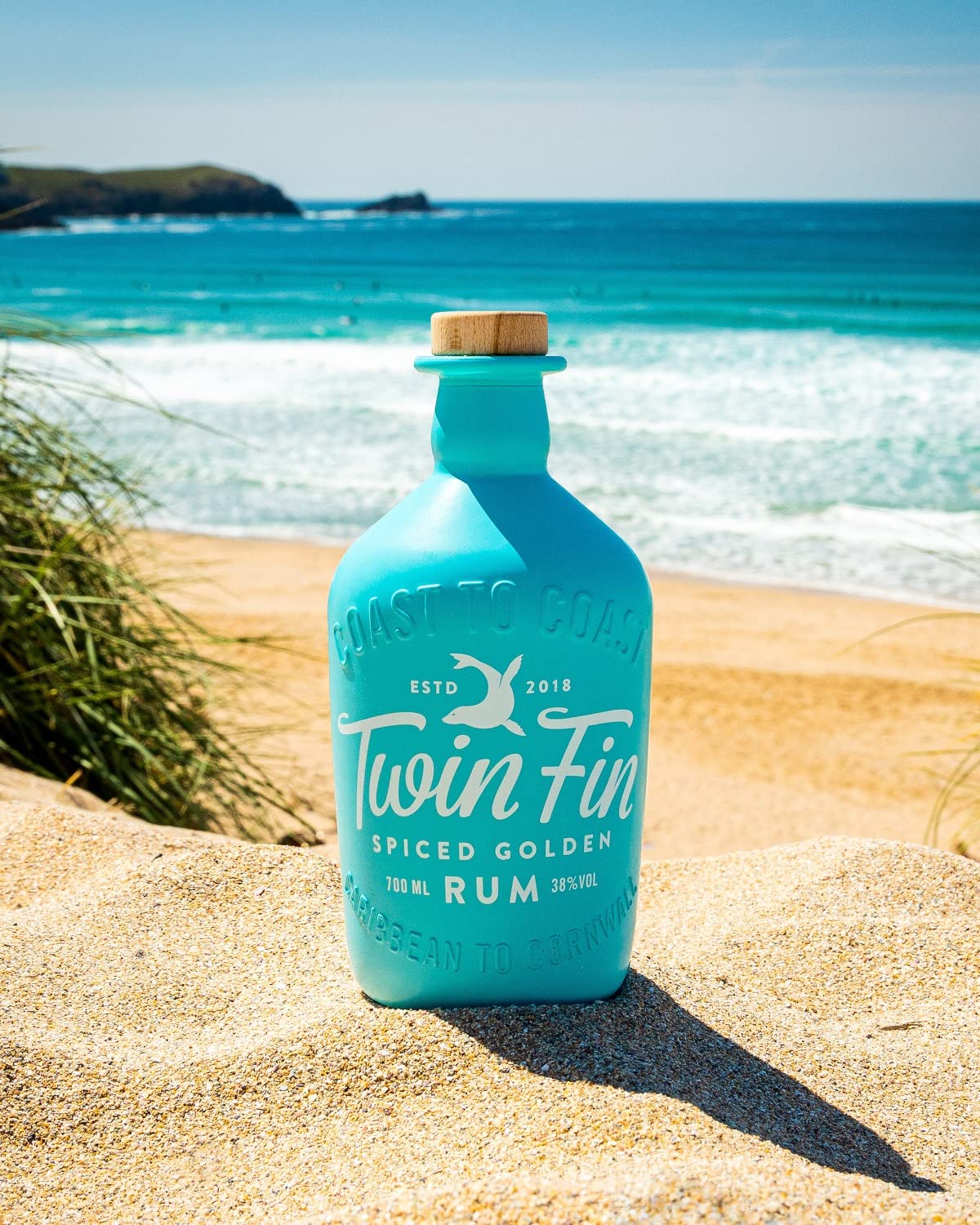Twin Fin Spiced Golden Rum, 70 cl & Twin Fin Cold Brew Coffee Rum Liqueur, 70cl - Craft & Spiced Rum Box